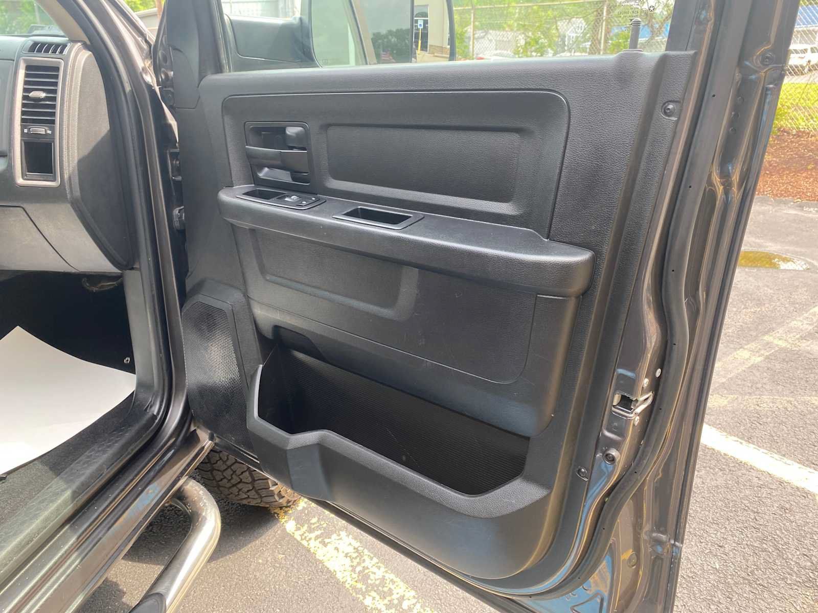 Used 2018 RAM 3500 Tradesman w/ Chrome Appearance Group AWD/4WD image 33