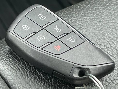 Used 2023 GMC Yukon XL Denali AWD/4WD image 42