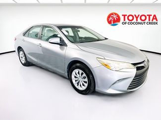 Used 2017 Toyota Camry LE video 1