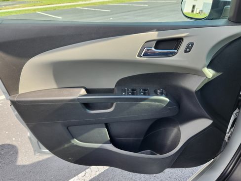 Used 2017 Chevrolet Sonic LT image 21