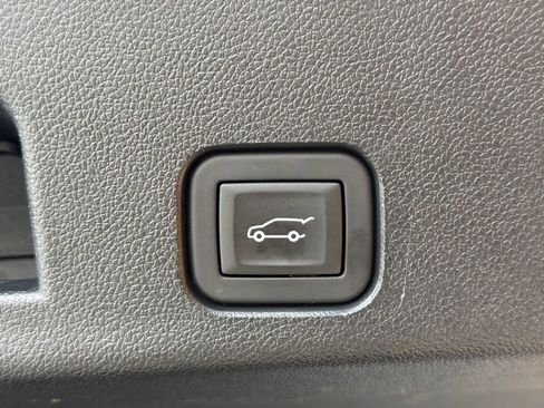 Used 2025 GMC Acadia Elevation FWD image 37