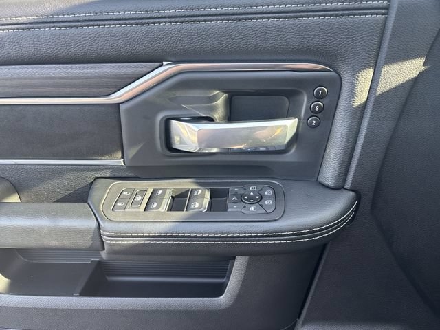 Used 2025 RAM 2500 Laramie AWD/4WD image 23