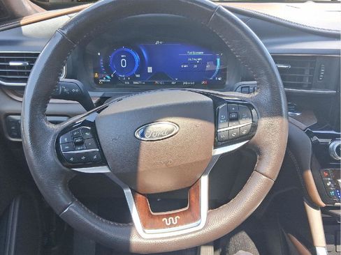 Used 2022 Ford Explorer King Ranch w/ Premium Technology Package AWD/4WD image 24