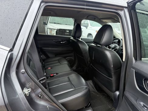 Used 2019 Nissan Rogue SL FWD image 15