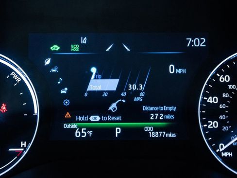 Certified 2022 Toyota Sienna Platinum image 17