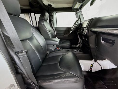 Used 2015 Jeep Wrangler Unlimited Sport AWD/4WD image 21