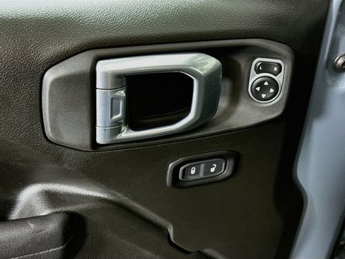 Used 2025 Jeep Wrangler Unlimited Sport AWD/4WD image 22