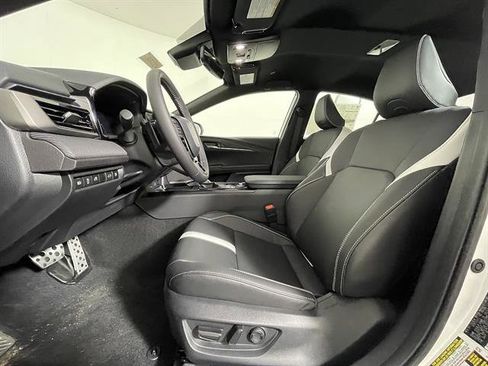 New 2026 Toyota Camry Hybrid AWD/4WD image 9