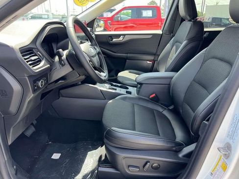 New 2025 Ford Escape SE FWD image 10
