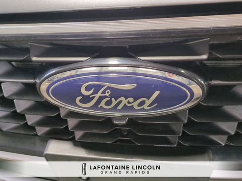 Used 2024 Ford Escape Platinum image 9