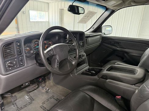 Used 2004 Chevrolet Silverado 2500 LT w/ Skid Plate Package AWD/4WD image 13