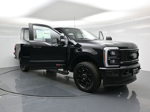 New 2025 Ford F250 Lariat w/ Lariat Ultimate Package image 32