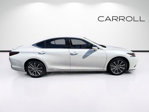 Used 2020 Lexus ES 300h w/ Premium Package FWD image 2
