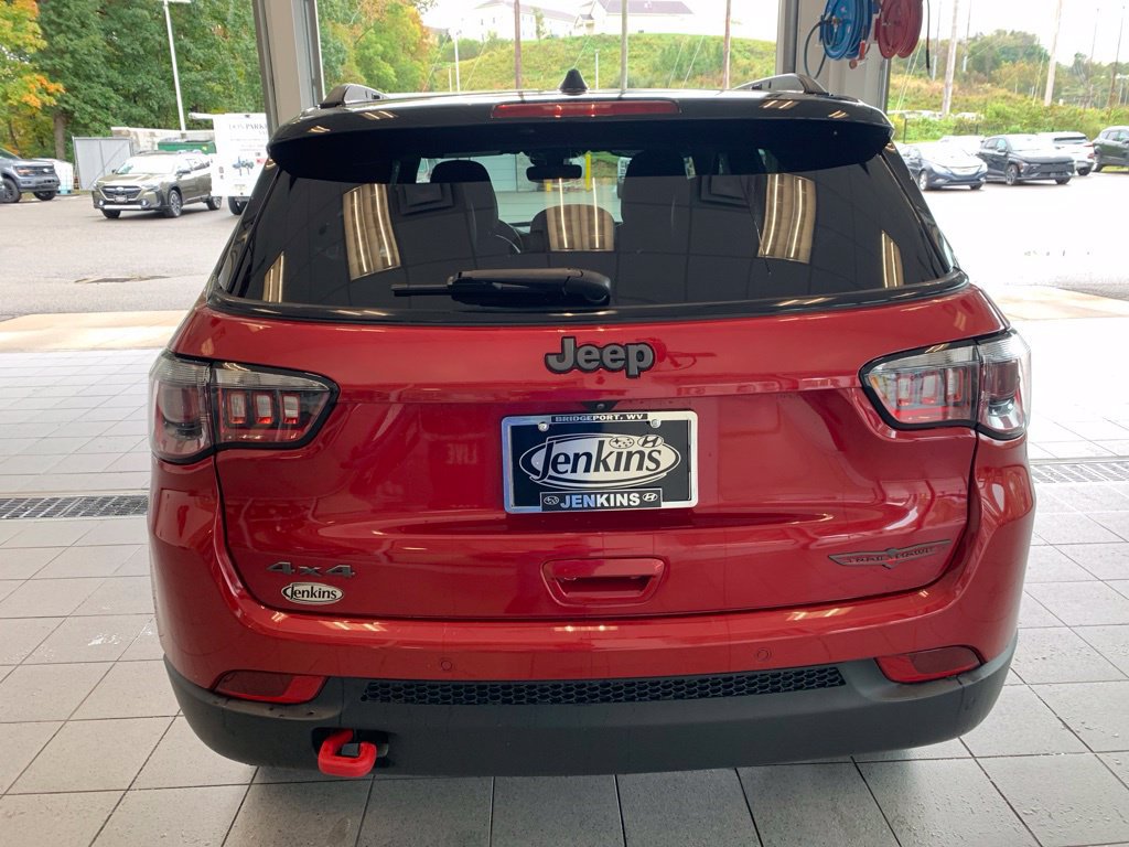 Used 2025 Jeep Compass Trailhawk AWD/4WD image 14