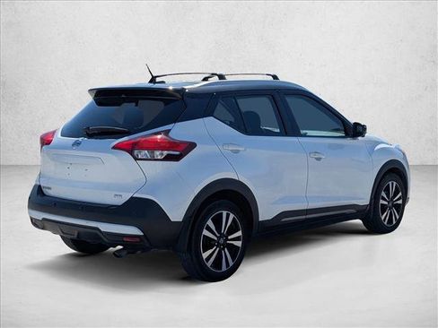 Used 2020 Nissan Kicks SR w/ SR Premium Package FWD image 5