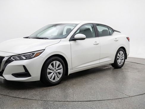 Used 2025 Nissan Sentra S FWD image 3