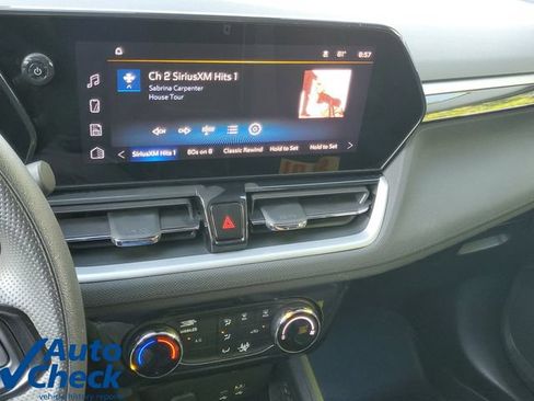 Used 2025 Chevrolet TrailBlazer LT w/ Driver Confidence Package FWD image 23