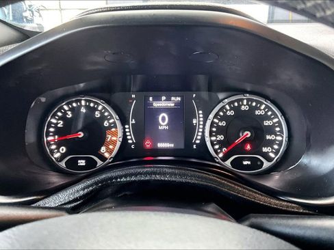 Used 2019 Jeep Renegade Latitude image 12