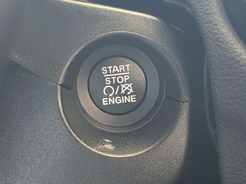 Used 2021 Jeep Compass Limited FWD image 32