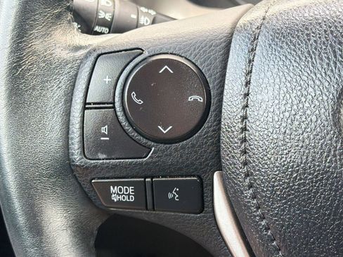 Used 2017 Toyota RAV4 Platinum FWD image 16