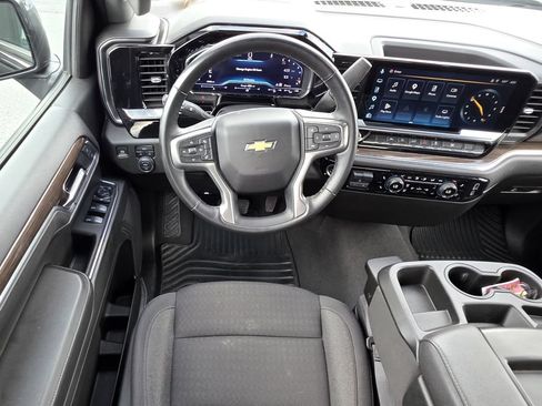 Used 2025 Chevrolet Silverado 1500 LT AWD/4WD image 17