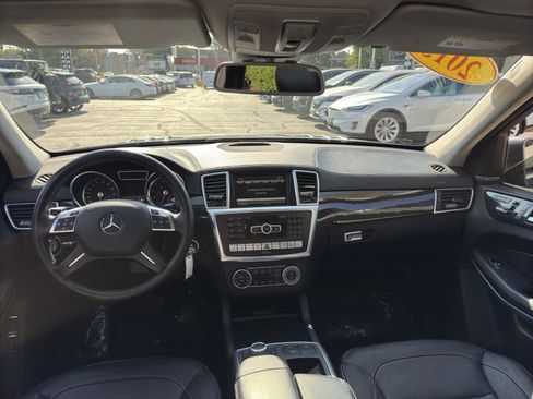 Used 2015 Mercedes-Benz GL 550 4MATIC w/ Accessory Chrome Package image 35