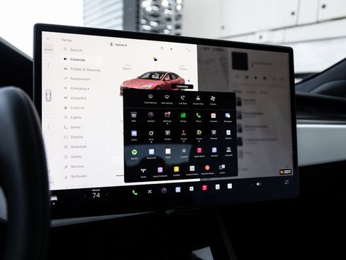 Used 2022 Tesla Model S Plaid image 24