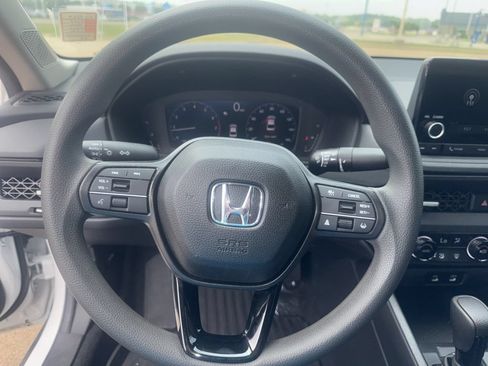 Certified 2025 Honda Accord SE image 13