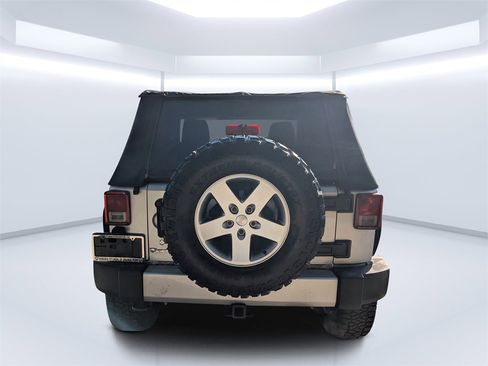 Used 2012 Jeep Wrangler Sahara w/ Connectivity Group image 5