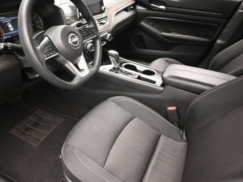 Used 2024 Nissan Altima 2.5 SV FWD image 16