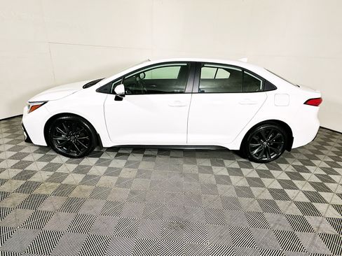 Used 2026 Toyota Corolla SE FWD image 6