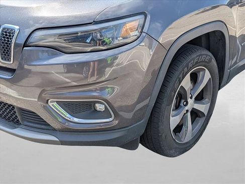 Used 2019 Jeep Cherokee Limited AWD/4WD image 19
