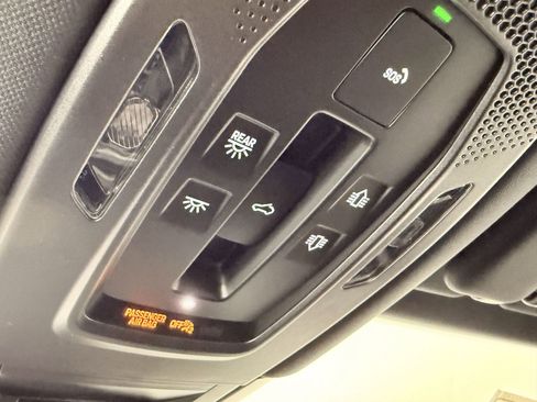 Used 2025 Porsche Cayenne image 28