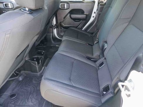 Certified 2022 Jeep Gladiator Sport image 17