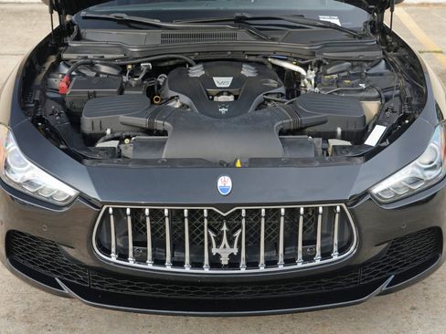 Used 2017 Maserati Ghibli w/ Luxury Package RWD image 7