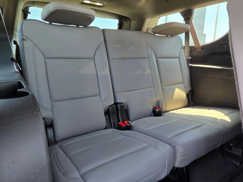 Used 2023 GMC Yukon XL SLT w/ SLT Luxury Package RWD image 21
