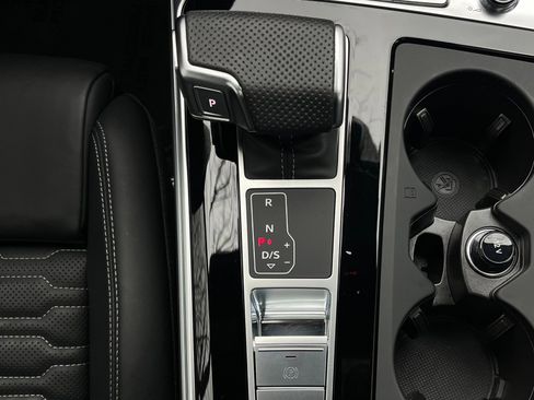 Used 2025 Audi RS 6 performance image 38