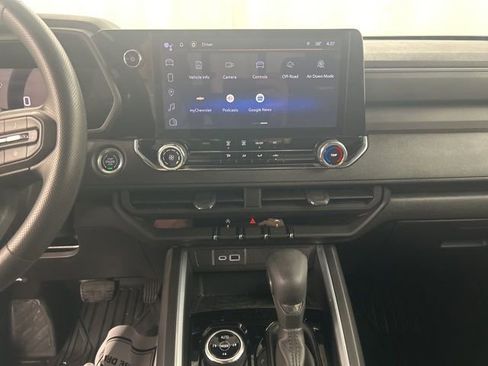 Used 2023 Chevrolet Colorado Trail Boss w/ Technology Package image 17