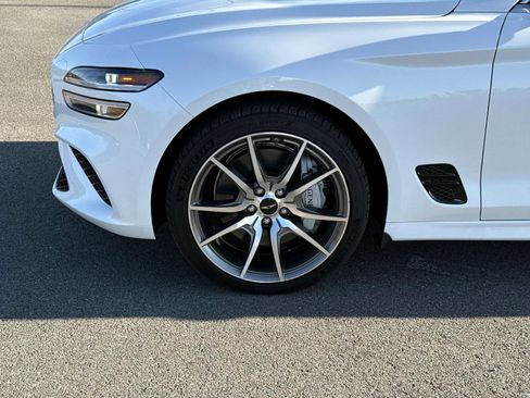 Used 2025 Genesis G70 2.5T image 12