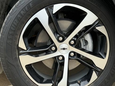 Used 2024 Chevrolet Trax RS w/ Sunroof Package FWD image 10
