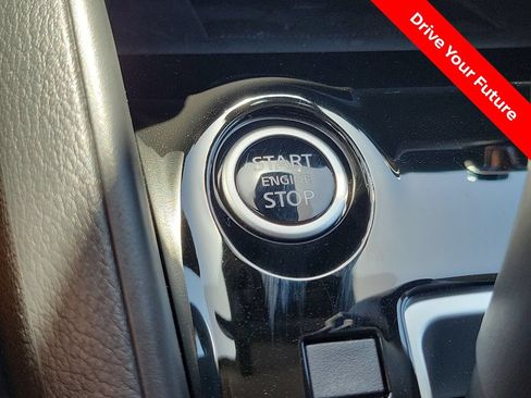 Certified 2025 Nissan Versa SV w/ Trunk Package FWD image 10