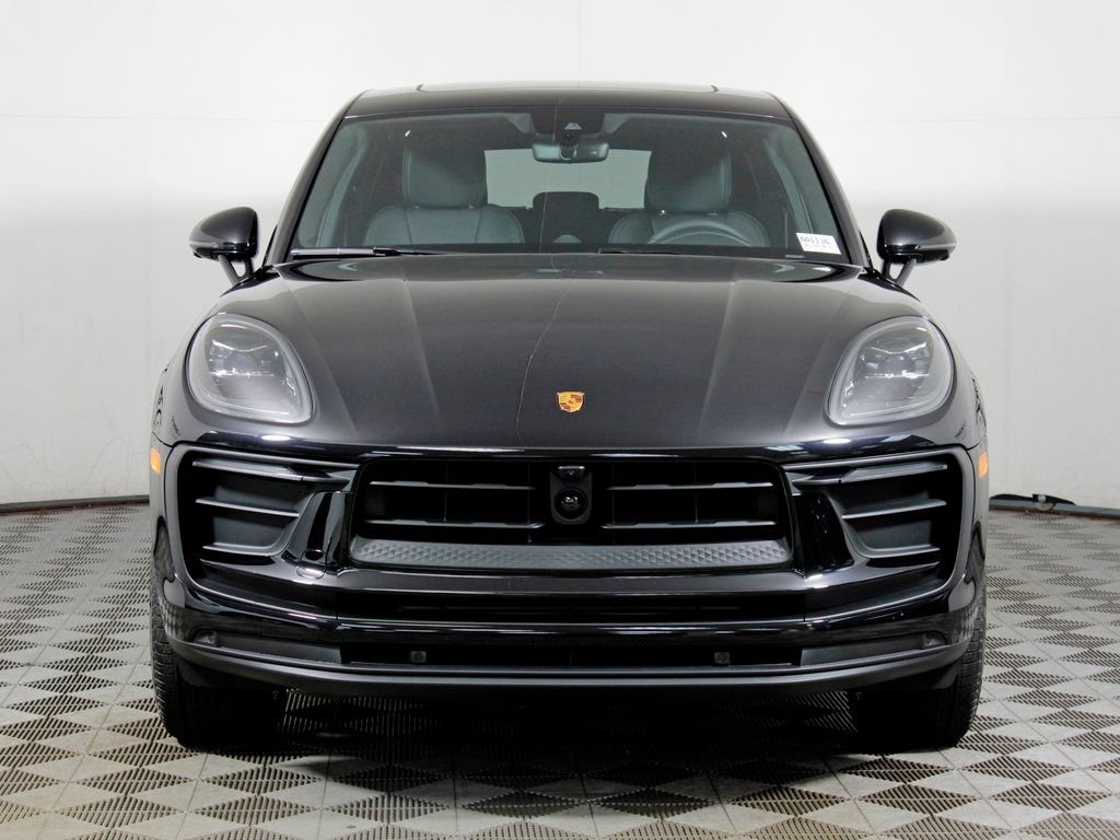 Certified 2026 Porsche Macan AWD/4WD image 10