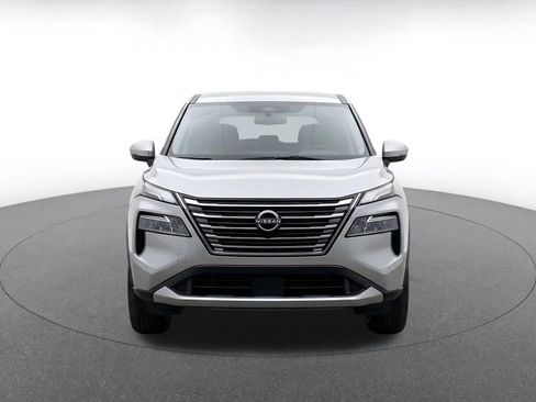 Used 2025 Nissan Rogue SV AWD/4WD image 2