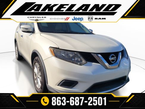 Used 2016 Nissan Rogue SV FWD image 1