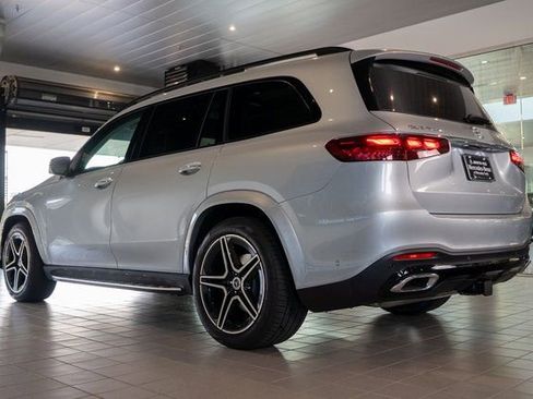 Used 2026 Mercedes-Benz GLS 450 4MATIC image 4