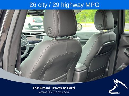 Used 2023 Buick Encore GX Preferred w/ Cold Weather Comfort Package AWD/4WD image 29