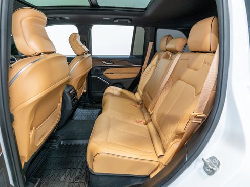 Used 2023 Jeep Grand Cherokee Summit image 36