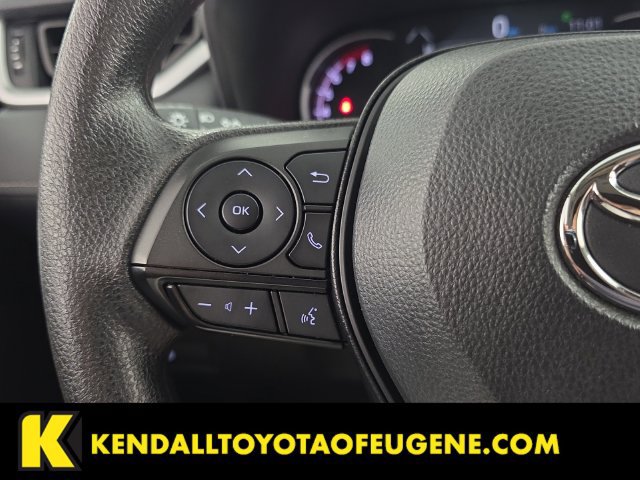 Used 2025 Toyota RAV4 XLE AWD/4WD image 15