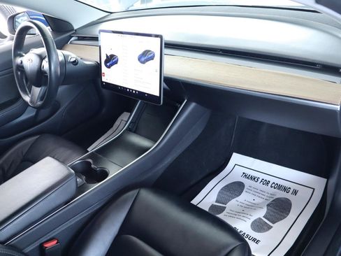 Used 2018 Tesla Model 3 Long Range RWD image 37