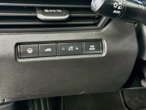 Used 2023 Nissan Altima 2.5 SV w/ SV Premium Package FWD image 17